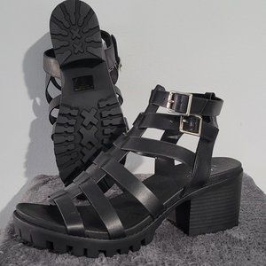 Black lug sole gladiator Sandals, YNot, Size Women's 10, never worn